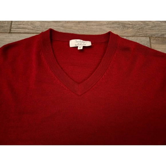 Turnbury Mens Extra Fine Merino Wool V Neck Sweater Red Size XL - Picture 2 of 6
